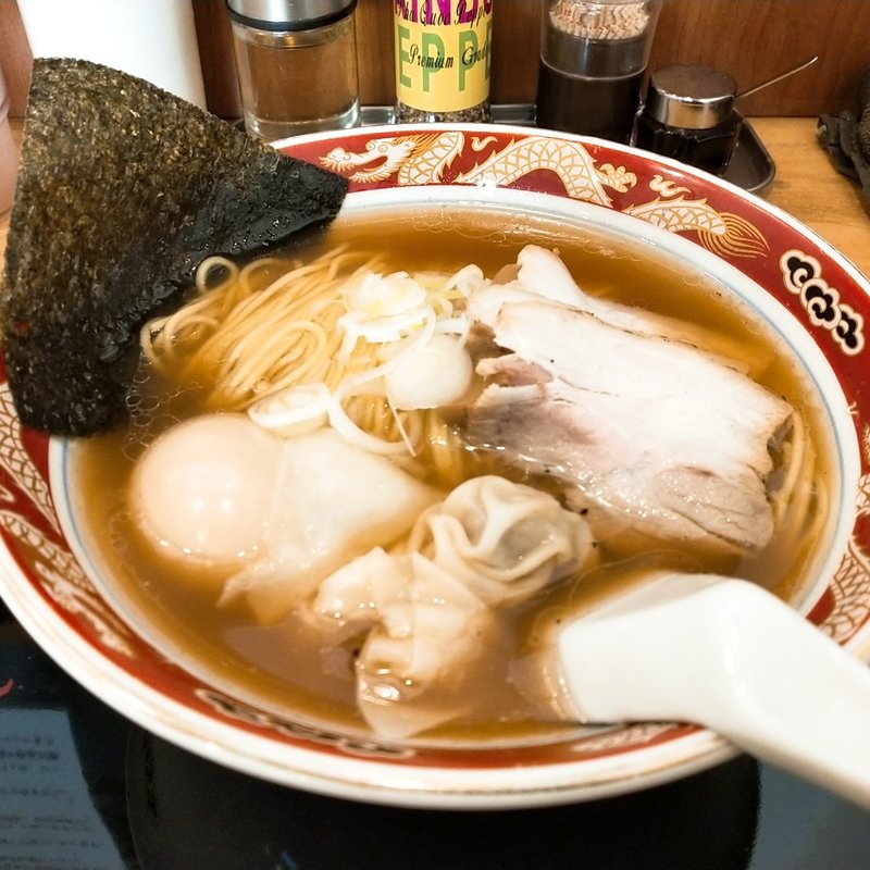 ワンタン麺(支那ソバ 玉龍)