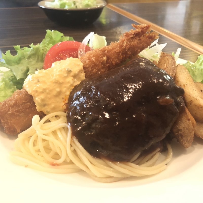 ハンバーグと海老フライプレート(グリル ミヤコ)