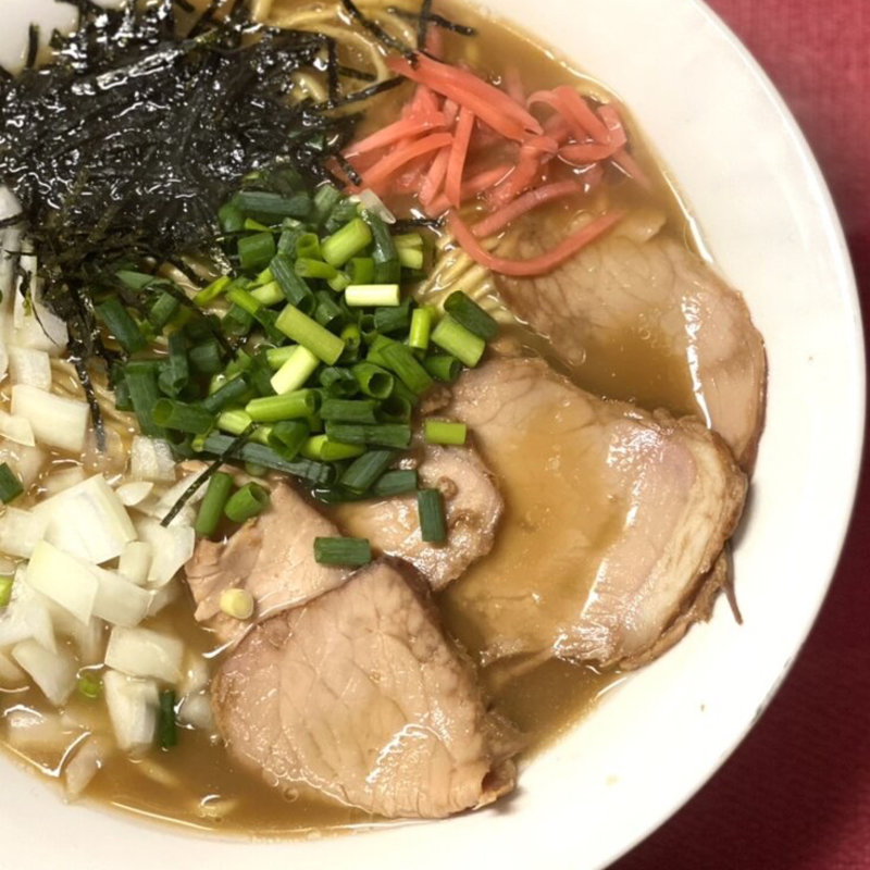 日清ラ王 豚骨醤油(日清食品株式会社)