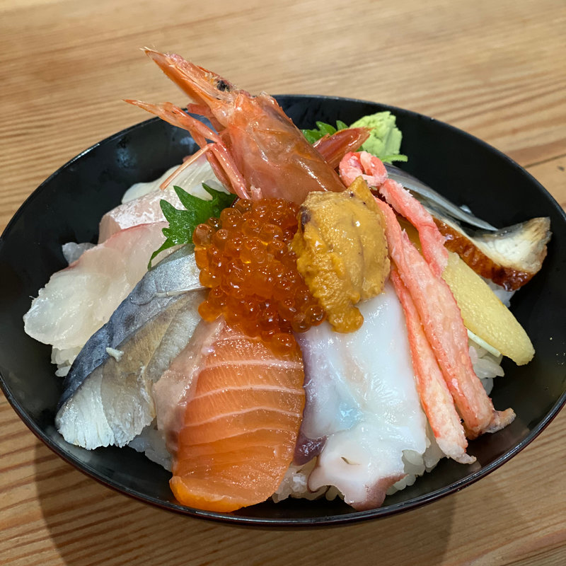 特上海鮮丼(市場食堂 駅前 中央市場店)