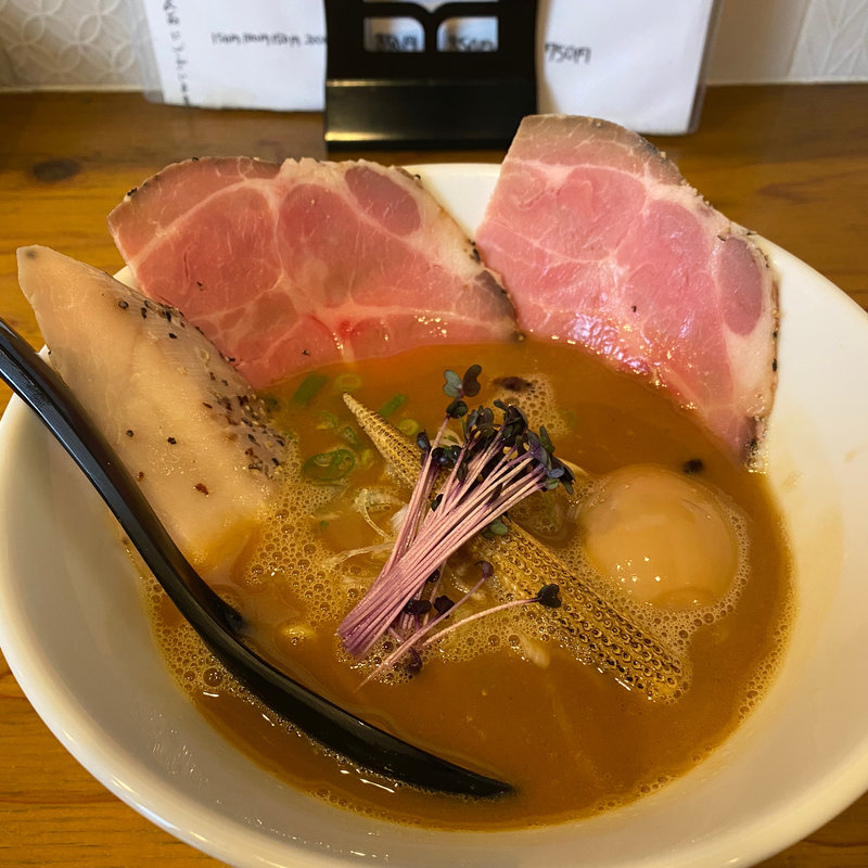 濃厚醤油らーめん(MARCO)