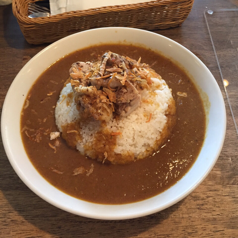 チキンカレー(CURRY＆DINING BAR e-two （カレー アンド ダイニングバー イートゥー）)