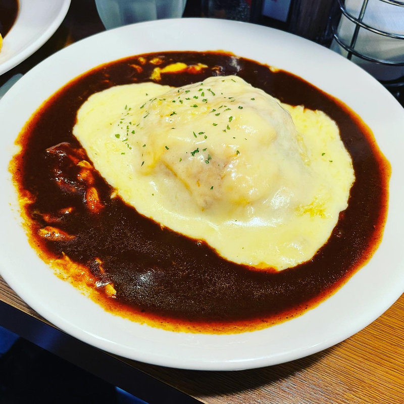 オムハヤシライス　とろーりとろけるチーズのせ(美味卵家 （ウマタマヤ）)