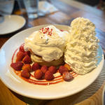 ウラウラ ストロベリーパンケーキ