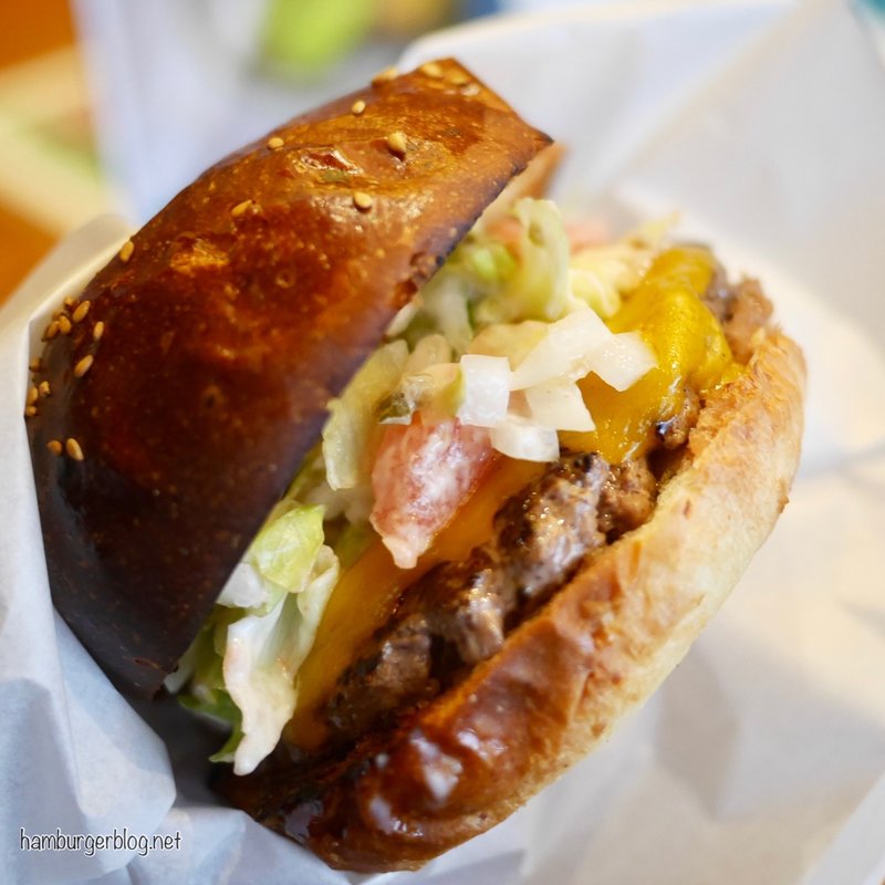 チーズバーガー(THE BURGER SHOP 紀尾井町店)