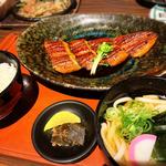 鰻蒲焼ハーフ定食(手延べうどん きねや)