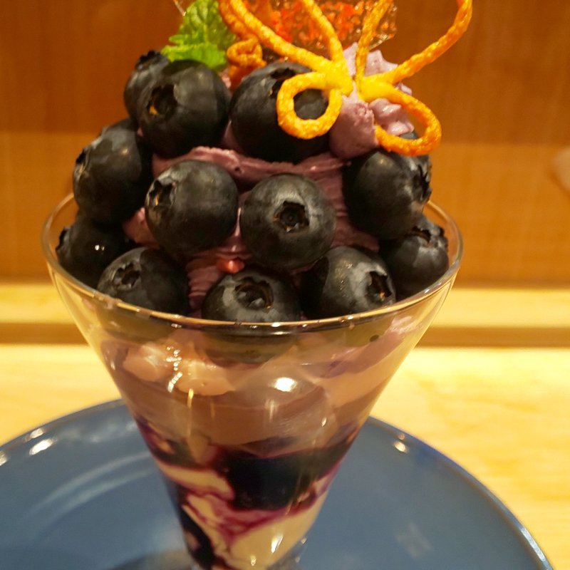 浜松ブルーベリーのパフェ(Comule)