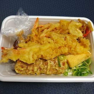 3種の天ぷらと定番おかずのうどん弁当(丸亀製麺 一関中里)