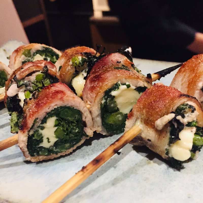豚バラ春菊チーズ巻き(焼鳥 行雲 （ヤキトリ コウウン）)