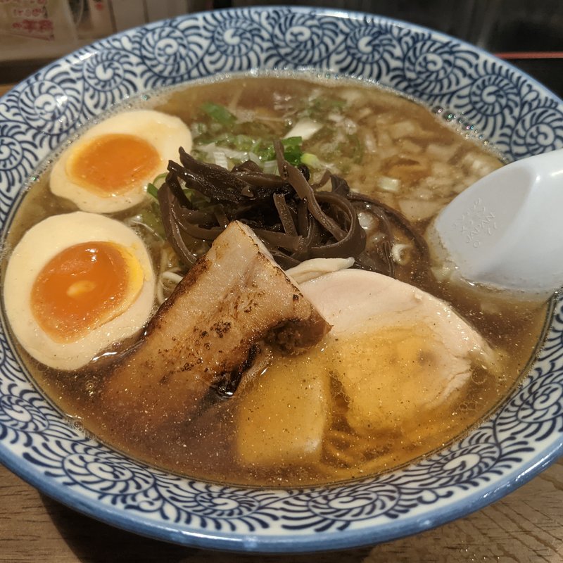 あご出汁鶏らーめん(鶏白湯らーめん 鶏吉)