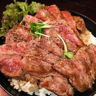 ステーキ丼大盛(レッドロック 原宿店)