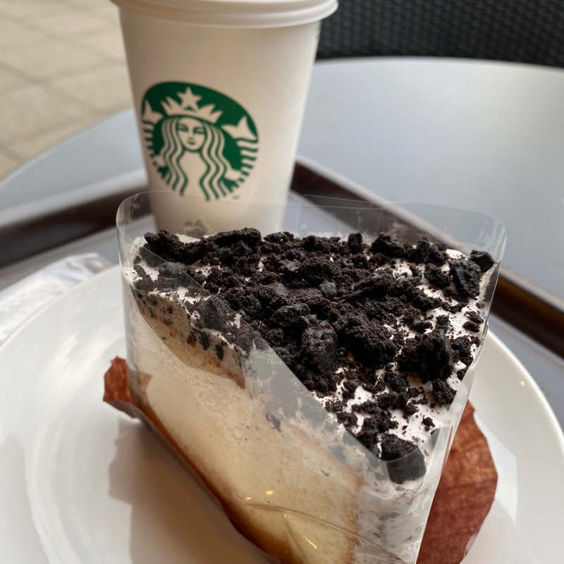 クッキー&クリームシフォンケーキ(スターバックスコーヒー くずは美咲店 （STARBUCKS COFFEE）)