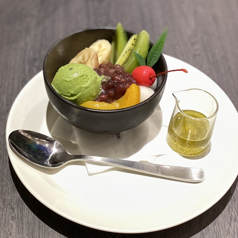 抹茶パフェあずき白玉(伊右衛門カフェ ルクア イーレ店)