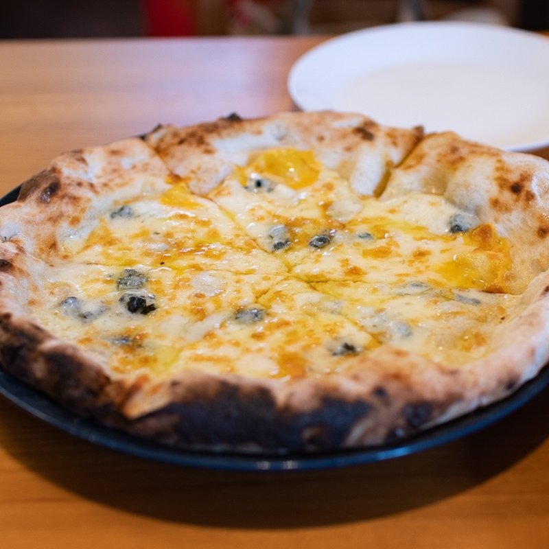 クアトロフォルマッジ(無添加自家製ベーコンと窯焼きナポリピザ専門店 Pizzeria PEPE 姫路)