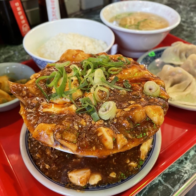 こぼれホルモン麻婆豆腐と名物あっさり水餃子(台北餃子専門店 張記 経堂店)