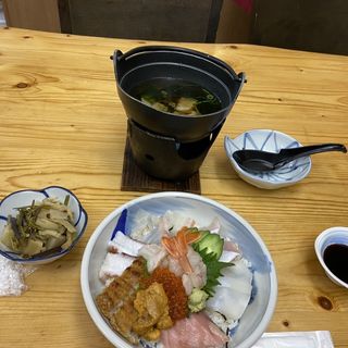 海鮮丼(大村屋 （オムラヤ）)