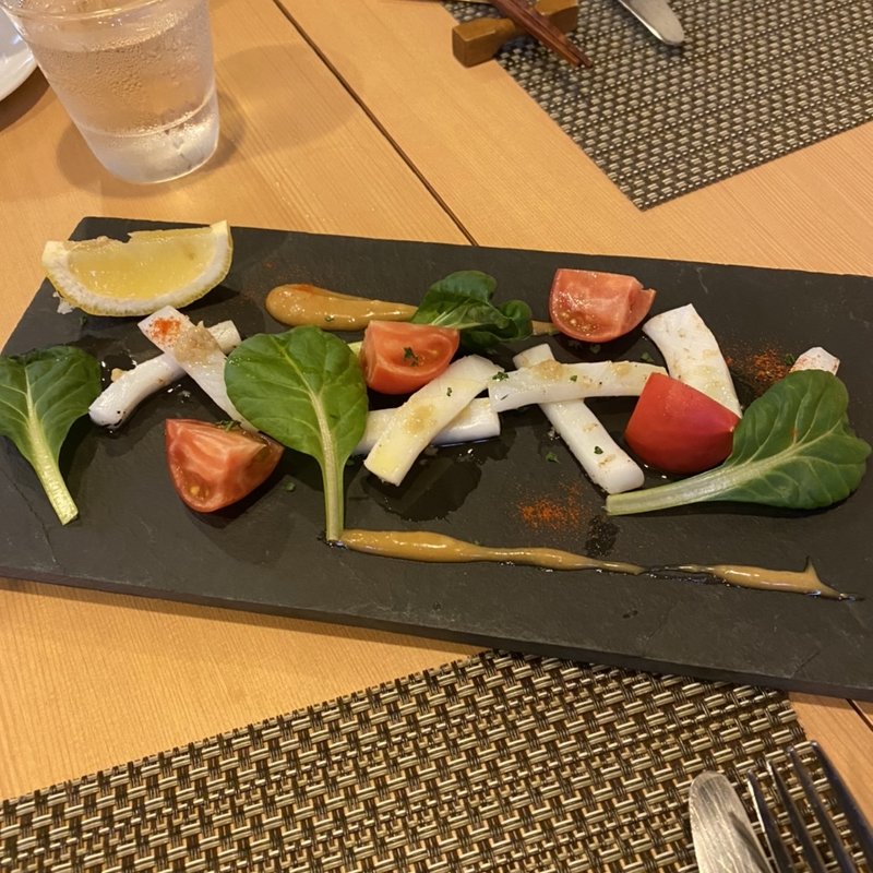 アオリイカの炙り(ミルポワ （mirepoix）)