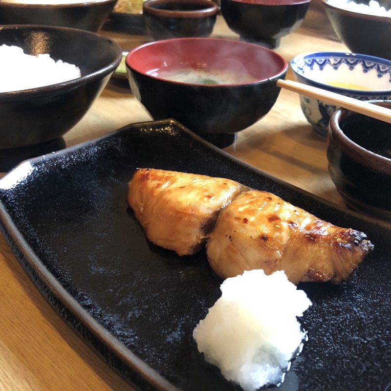 サワラの照り焼き定食(和風料理　しま )