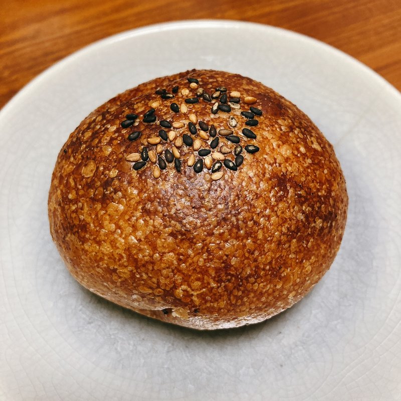 全粒粉あんぱん(三浦パン屋 充麦)