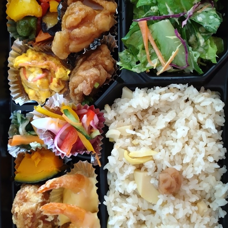 家のお弁当(日替わり)(みんなのおかん。)