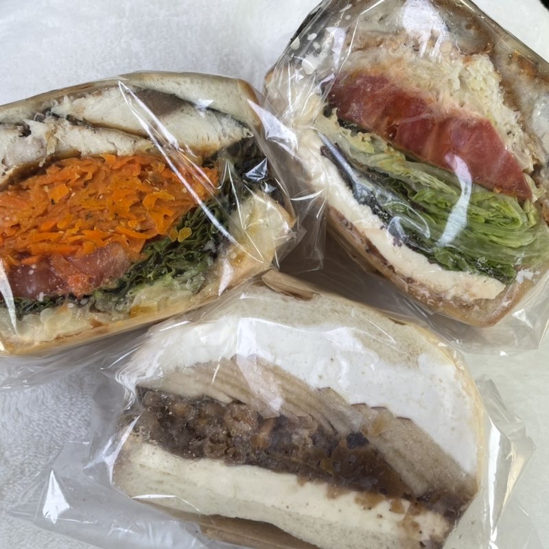 出汁タルタル牡蠣サンド(sea food  market)