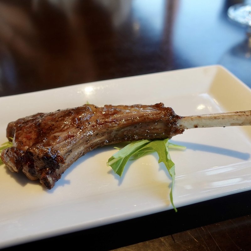 スプリングラムチョップ(WAKANUI GRILL DINING BAR TOKYO)