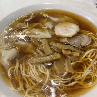 ワンタン麺(横濱飯店)