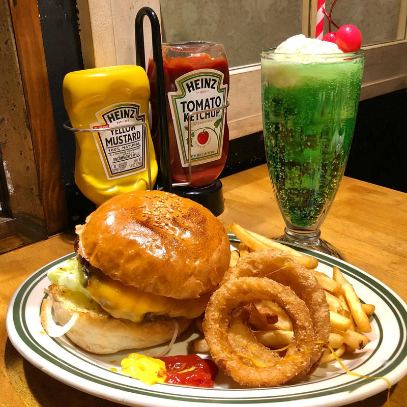 ベーコンチーズバーガー(メアリーキッチン高円寺)