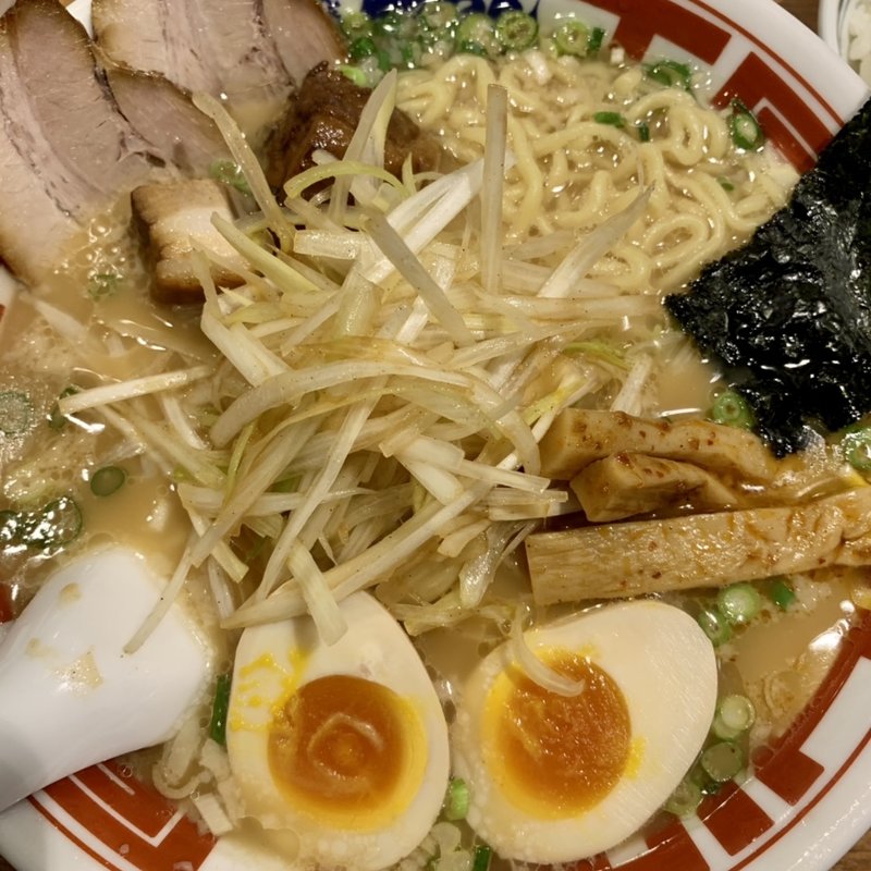 徳入りラーメン(屯ちん 池袋本店)