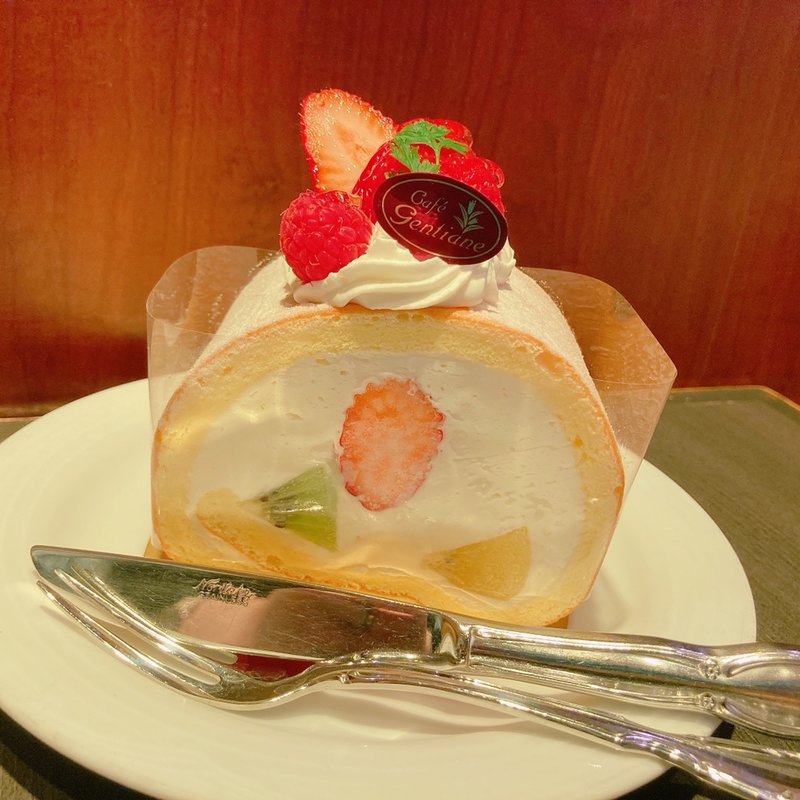 フルーツロール(カフェ・ジャンシアーヌ)