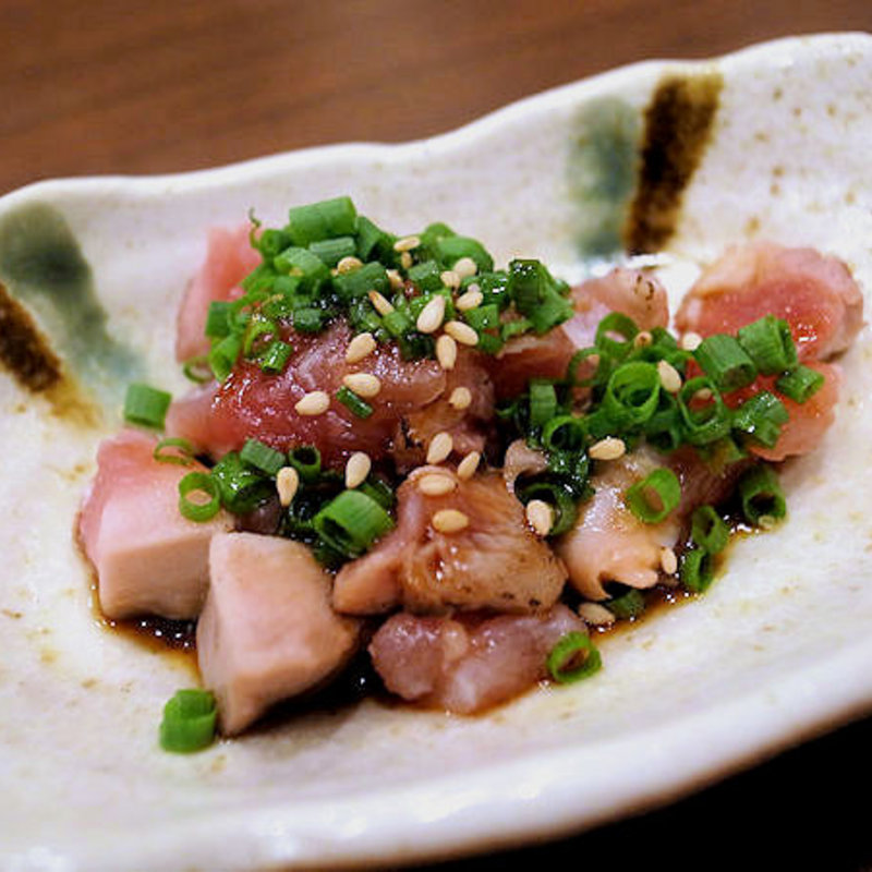 鶏もも肉のたたき(焼き鳥 ごくう 月島店)