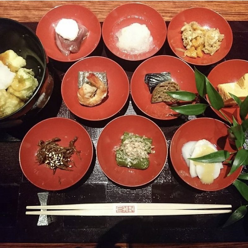 一汁十菜(御料理　大嵓埜)