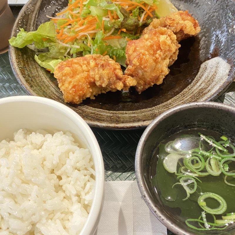 鶏千唐揚げ定食(3個)(はなまるうどん 銀座ファイブ店)