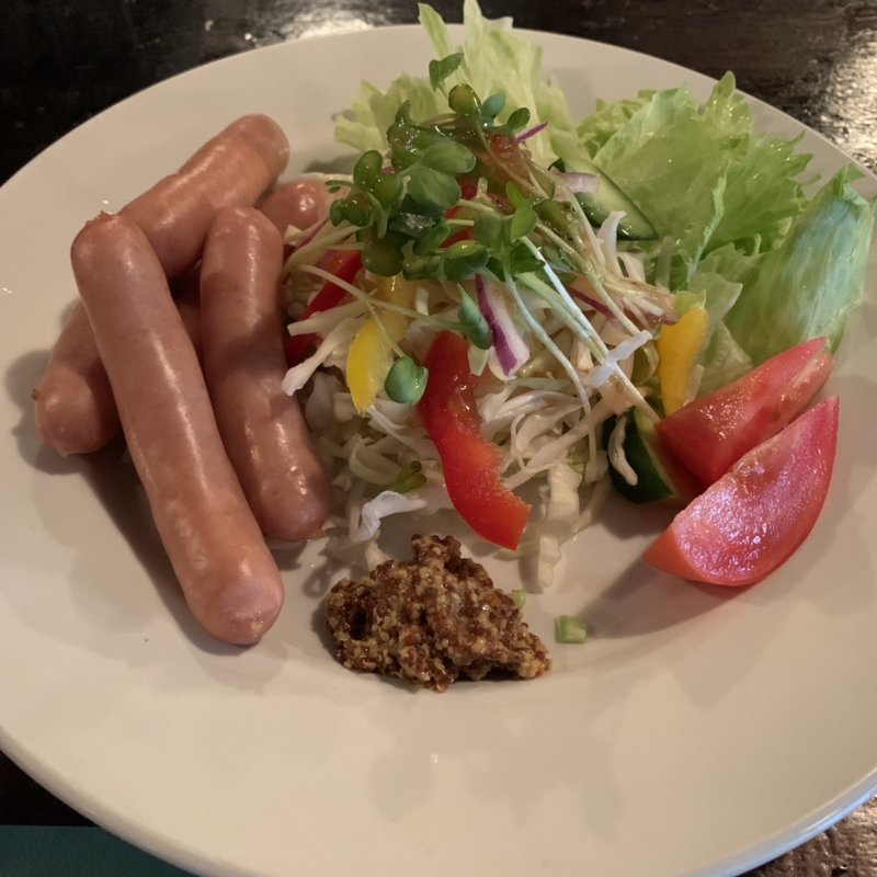 ガーリックウインナー＆サラダ(ファニー七山)