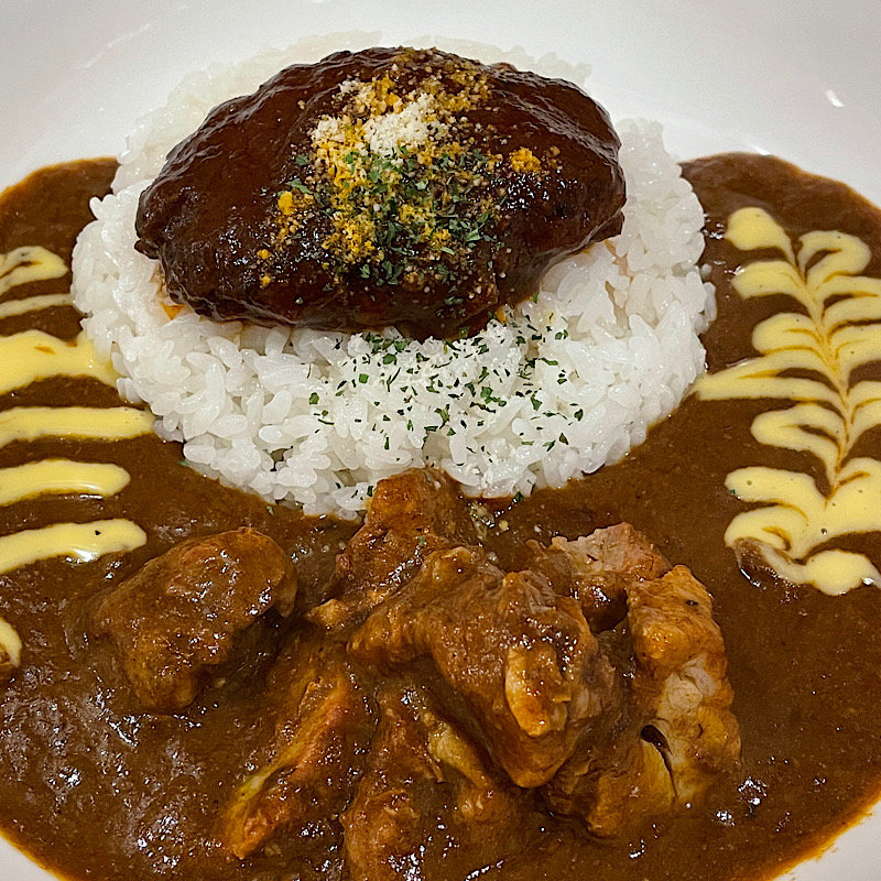 煮込みハンバーグカレー(らんらんルー)