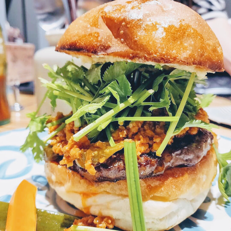 レッドカレーバーガー(VIVA LA BURGER)