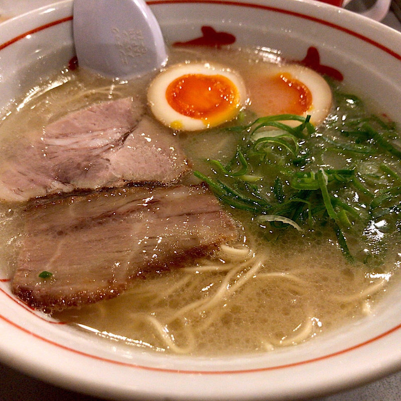 味たまラーメン(長浜屋台 やまちゃん 福岡天神店)