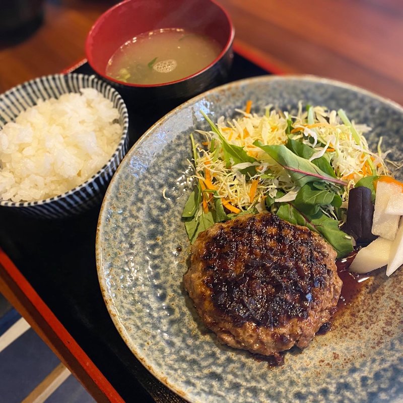 和牛レアハンバーグ定食(ニクスタンドen)