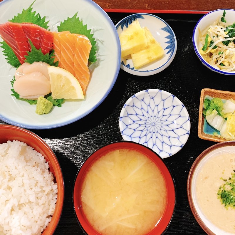 三点盛り定食(まる信 食堂 )