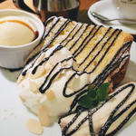 シフォンケーキ（プレーン）チョコバナナトッピング(珈琲専門店 三十間 銀座 本店)