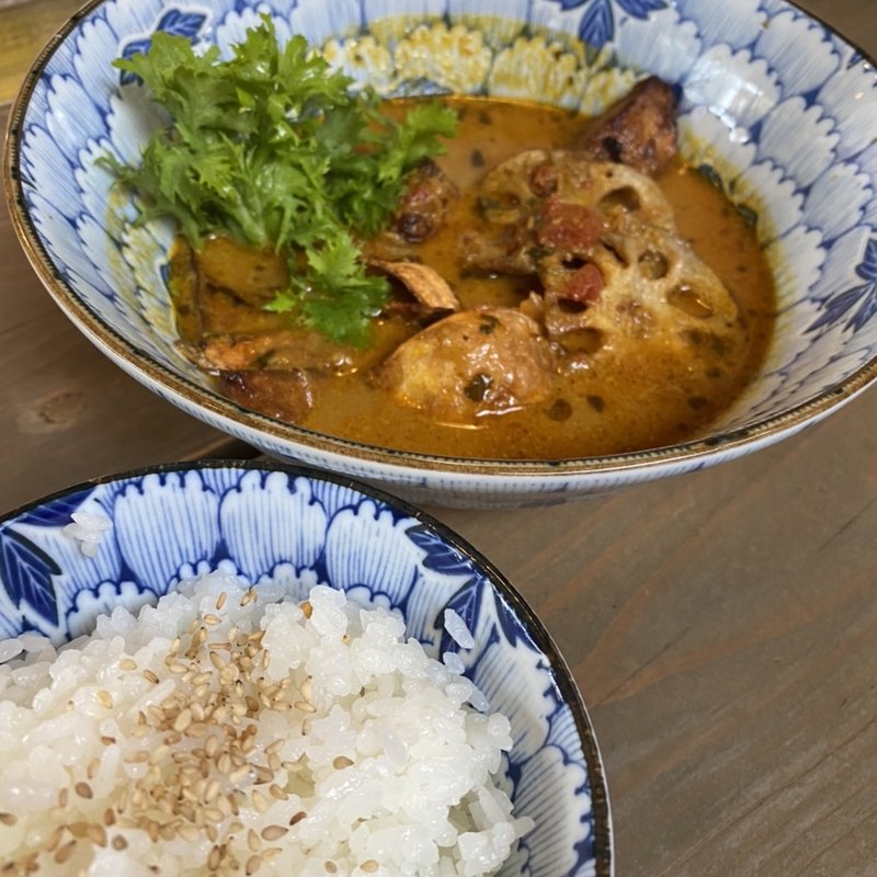 地元の野菜を使ったカレー(Cafe & Restaurant LAMP （ランプ）)