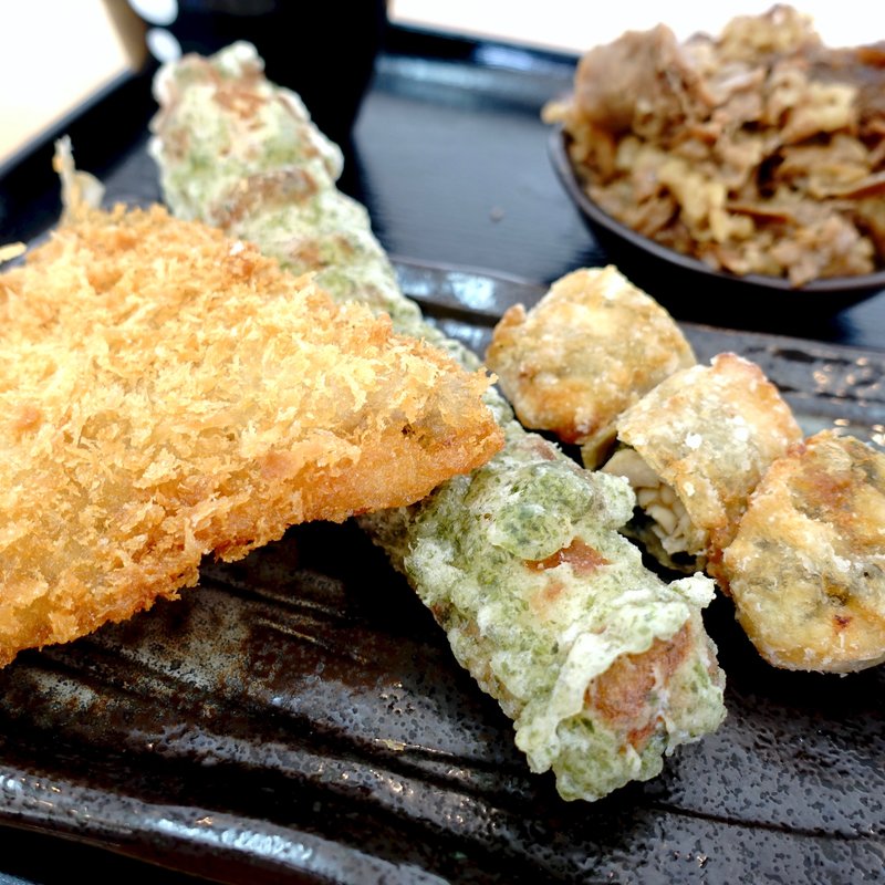 天ぷら・フライ各種(讃岐うどん とんがらし)