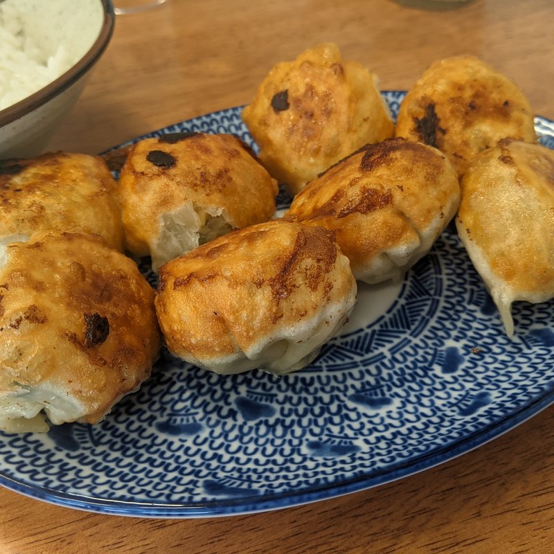 餃子（8個）(餃子とめしの包琳)