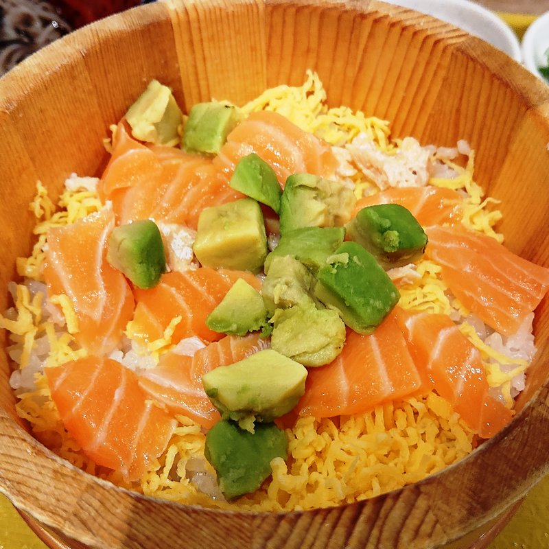 サーモンアボカド(おひつごはん四六時中 COASKA横須賀店)