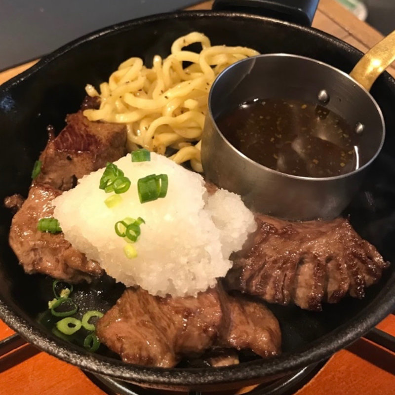 赤身 100g（和風おろしソース）(マンディーズキューブステーキ)