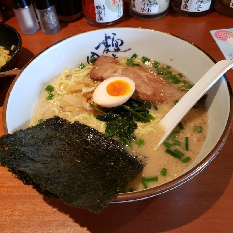 とんこつ塩ラーメン(横濱家 八王子みなみ野店 （よこはまや）)