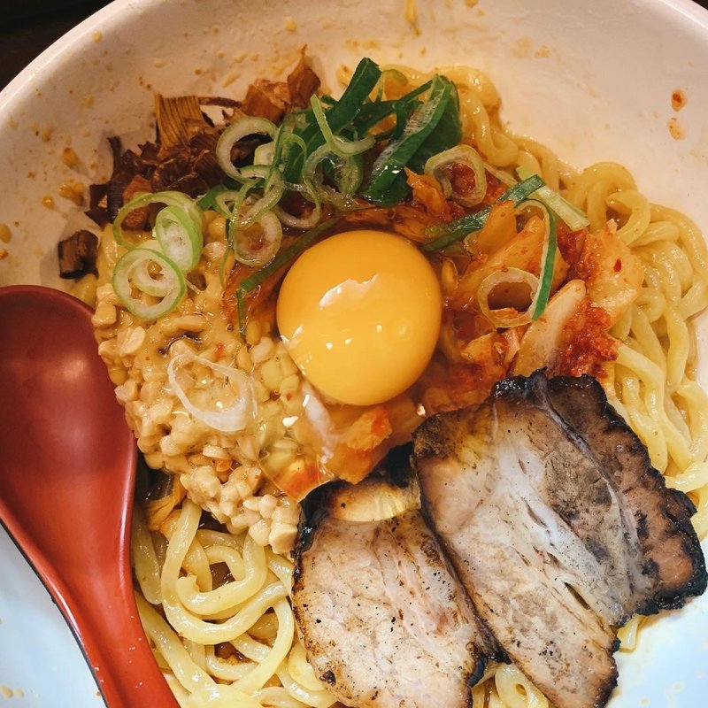 納豆キムチからし麺、生卵、半ライス(からしや)