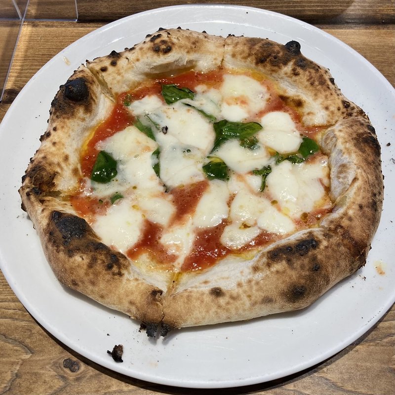 Wモッツァレラのマルゲリータ(ガレリア 梅田)