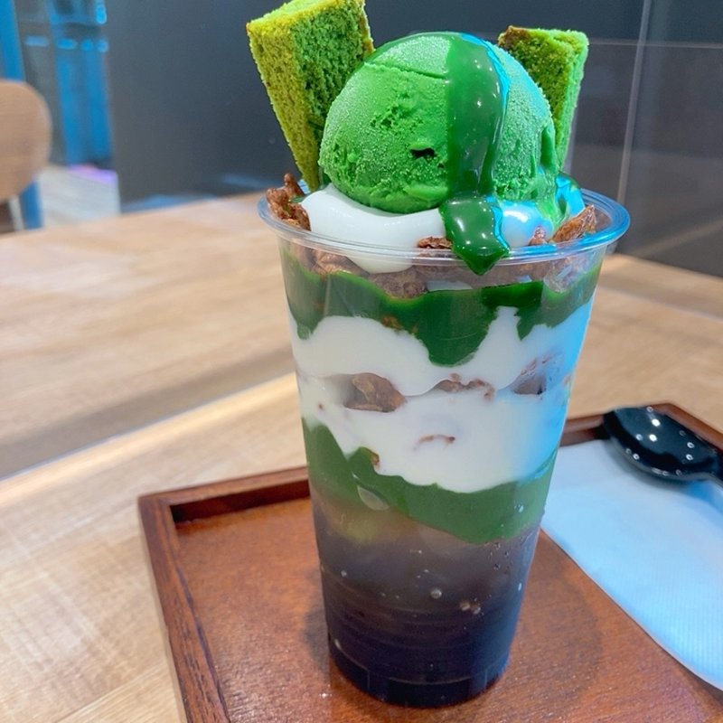 peace cha-fe ぱふぇ(cha-no-wa 平和大通り)