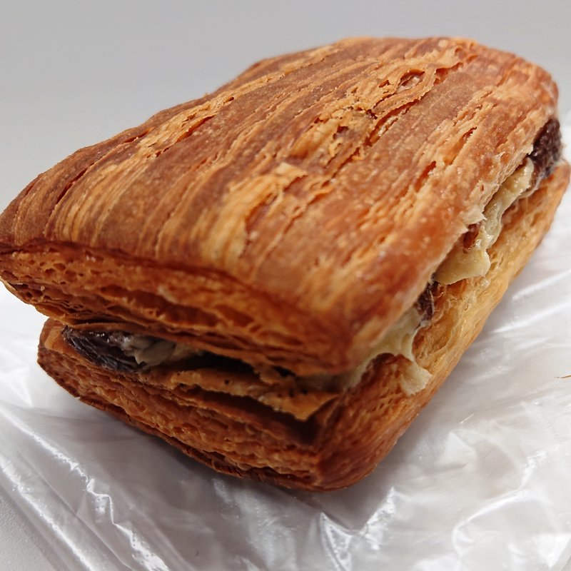 レーズンクリームサンド(ポンパドウル 八王子店)